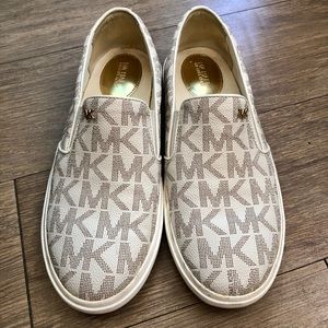 MICHAEL KORS white logo slip-on Sneakers 👟